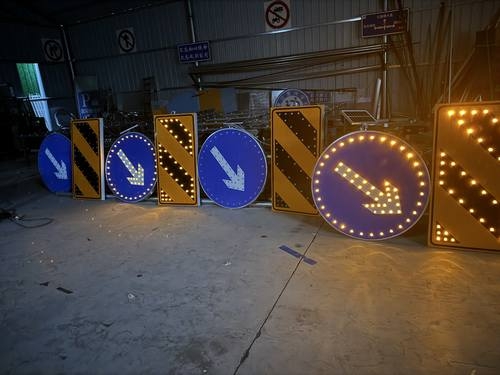 宝鸡宝鸡河南太阳能自发光交通路标牌厂家